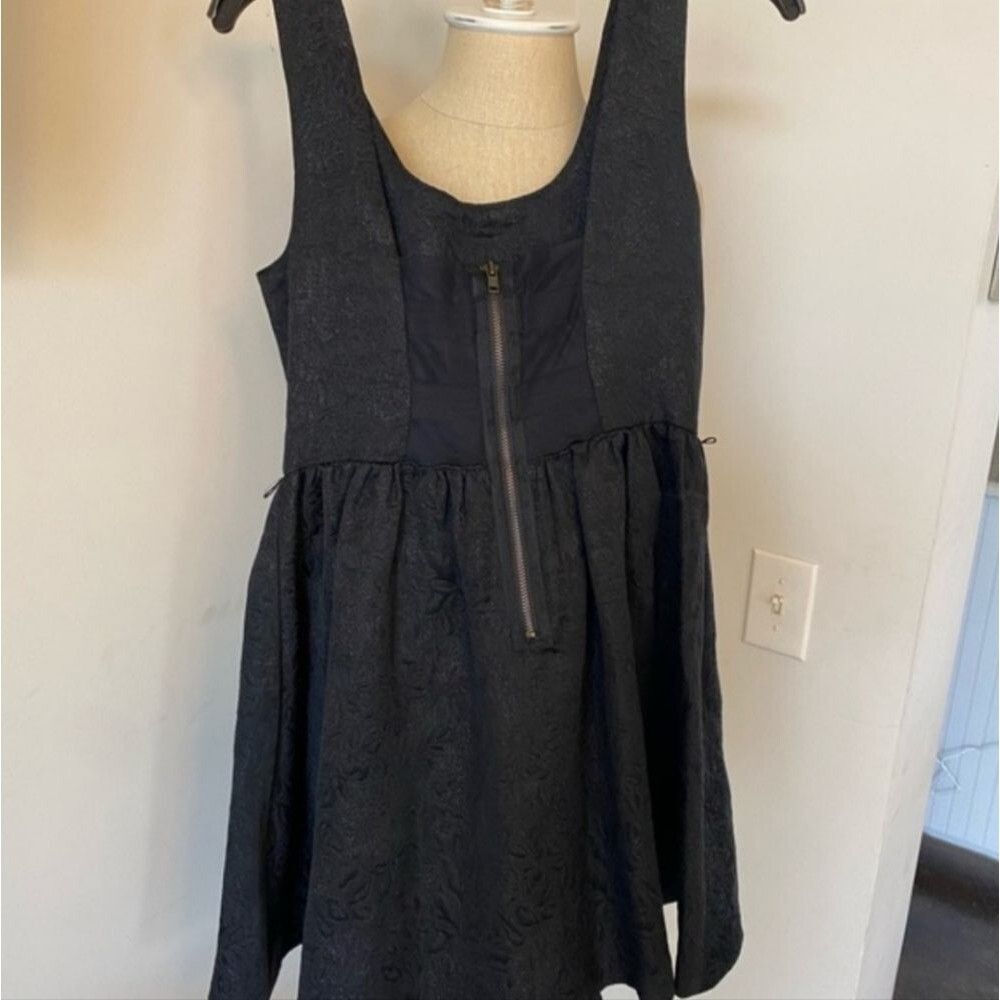 Princess Vera Wang black textured fit and flare mini dress Size 9 - Picture 2 of 4